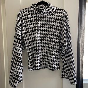 mono dog tooth print roll neck